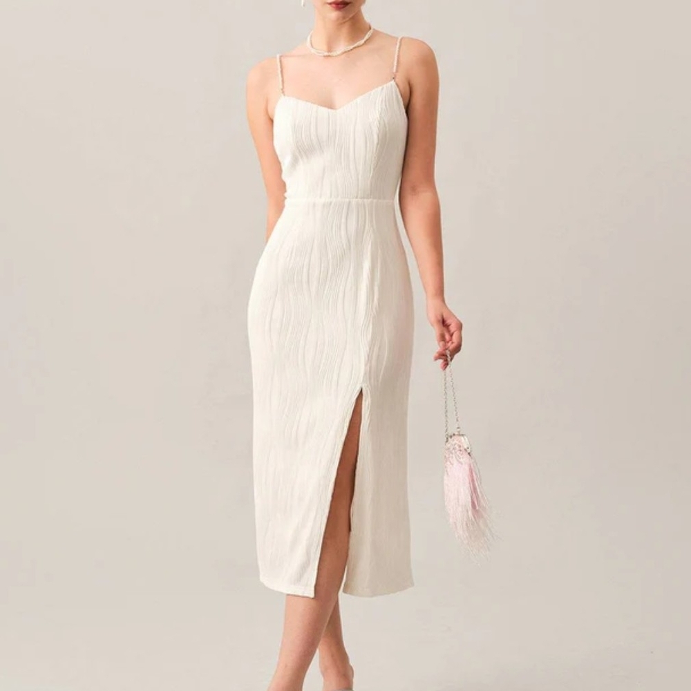 Elegant White Sleeveless Dress